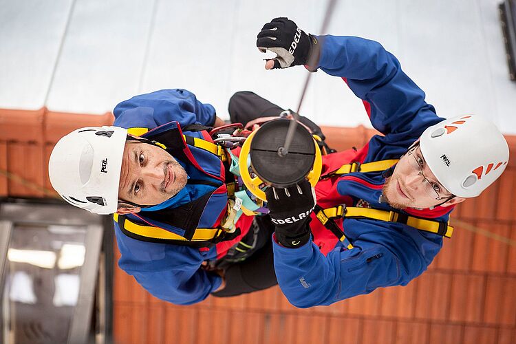 Übung der Bergwacht im Zentrum für Sicherheit und Ausbildung (ZSA) der Bergwacht Bayern in Bad Tölz